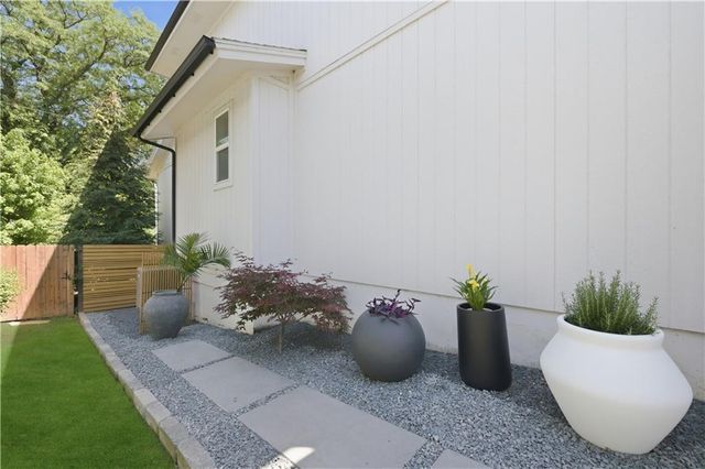 5347 Lamar Avenue, Mission, KS 66202
