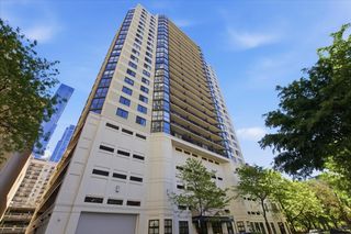 33 W Delaware Place 19E, Chicago, IL 60610