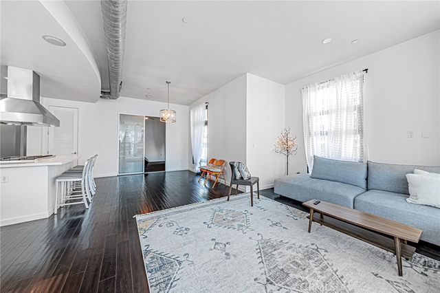 133 Promenade N 428, Long Beach, CA 90802
