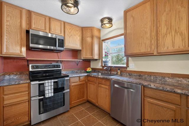 4203 EVERTON DR, Cheyenne, WY 82009