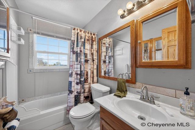 4203 EVERTON DR, Cheyenne, WY 82009