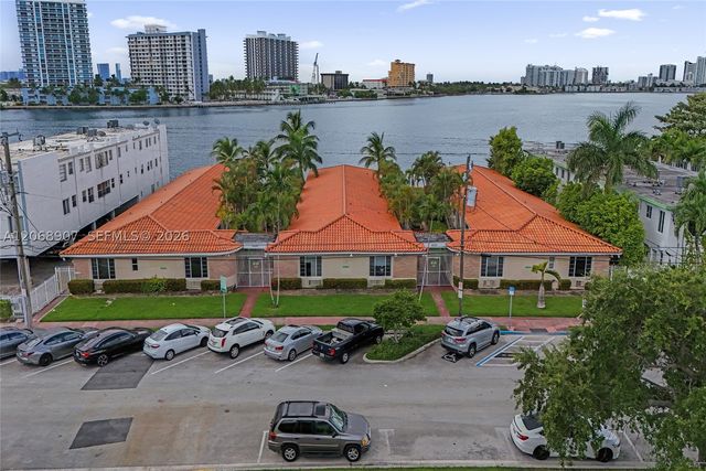 2170 Bay Dr 3-22, Miami Beach, FL 33141