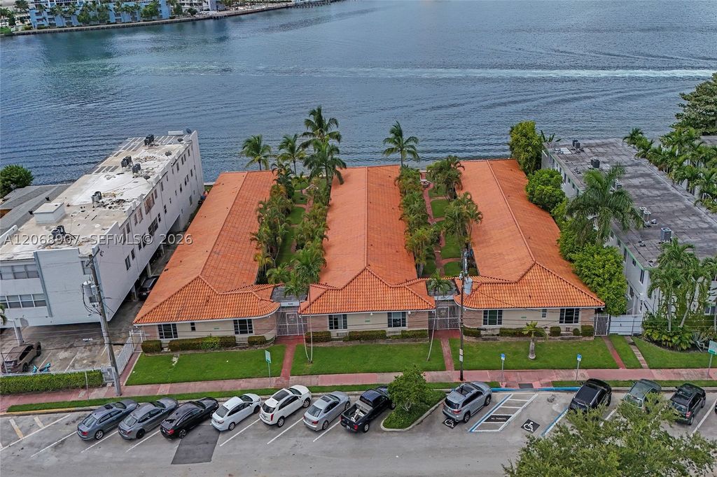 2170 Bay Dr 3-22, Miami Beach, FL 33141