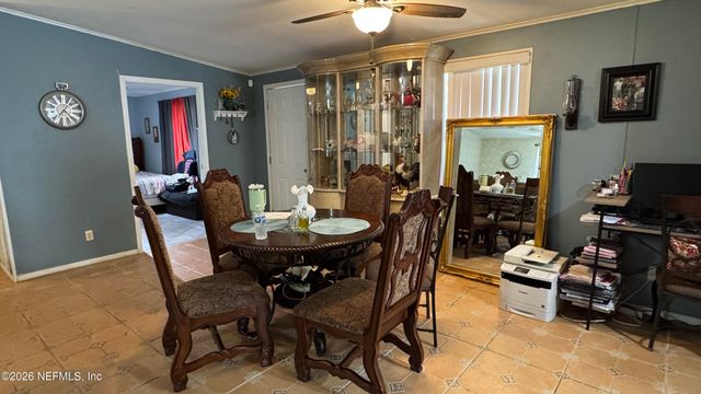 203 VANCOUVER Circle, Interlachen, FL 32148