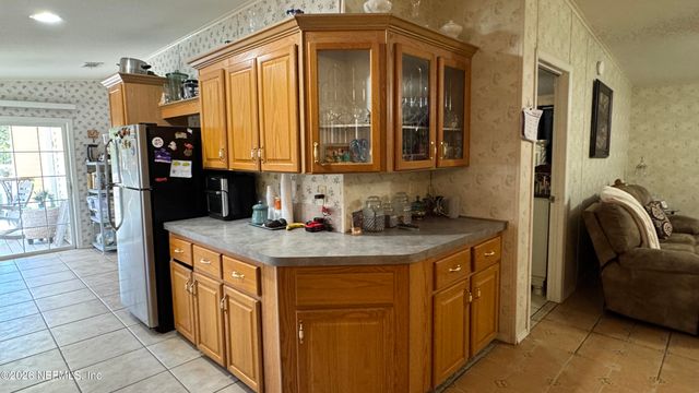 203 VANCOUVER Circle, Interlachen, FL 32148