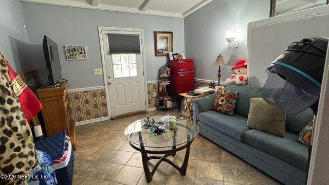 203 VANCOUVER Circle, Interlachen, FL 32148