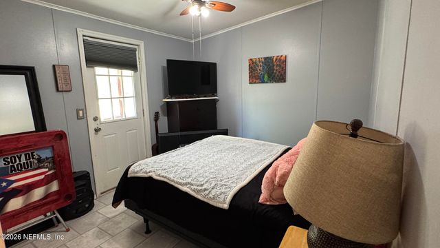 203 VANCOUVER Circle, Interlachen, FL 32148