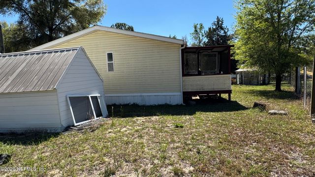 203 VANCOUVER Circle, Interlachen, FL 32148