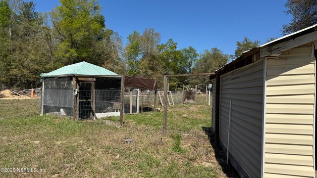 203 VANCOUVER Circle, Interlachen, FL 32148