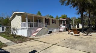 203 VANCOUVER Circle, Interlachen, FL 32148