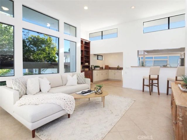 2105 W Paseo Del Mar, San Pedro, CA 90732
