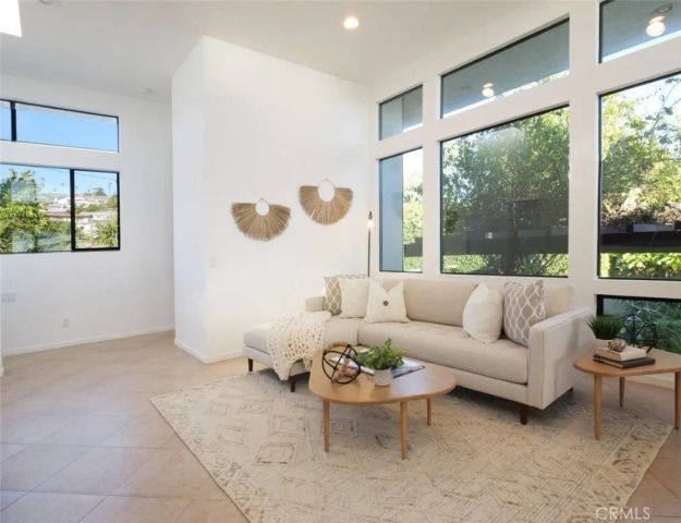 2105 W Paseo Del Mar, San Pedro, CA 90732