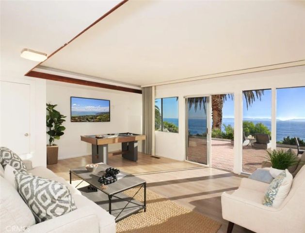 2105 W Paseo Del Mar, San Pedro, CA 90732