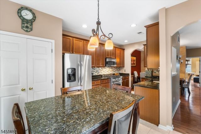 54 Indian Field Dr, Hardyston Twp., NJ 07419