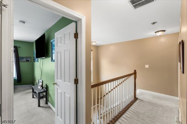 54 Indian Field Dr, Hardyston Twp., NJ 07419