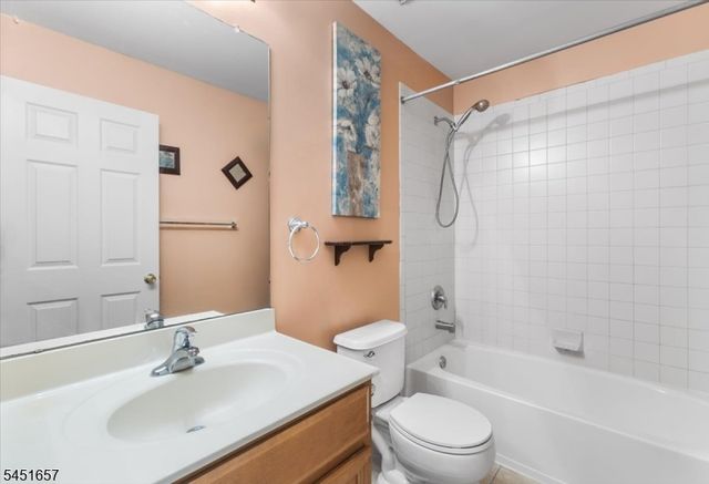 54 Indian Field Dr, Hardyston Twp., NJ 07419