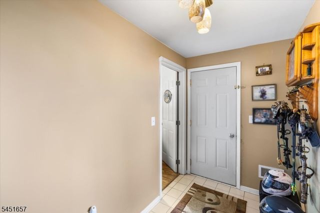 54 Indian Field Dr, Hardyston Twp., NJ 07419