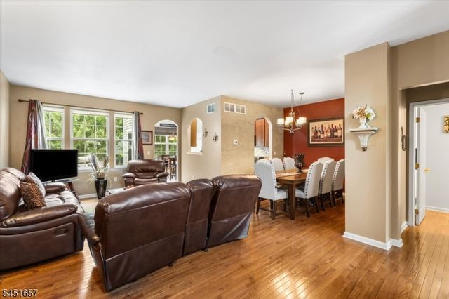54 Indian Field Dr, Hardyston Twp., NJ 07419