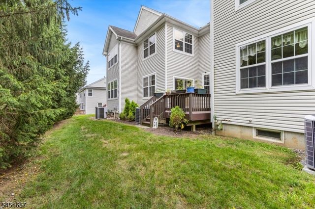 54 Indian Field Dr, Hardyston Twp., NJ 07419