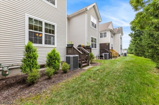 54 Indian Field Dr, Hardyston Twp., NJ 07419