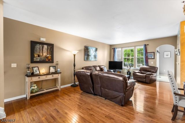 54 Indian Field Dr, Hardyston Twp., NJ 07419