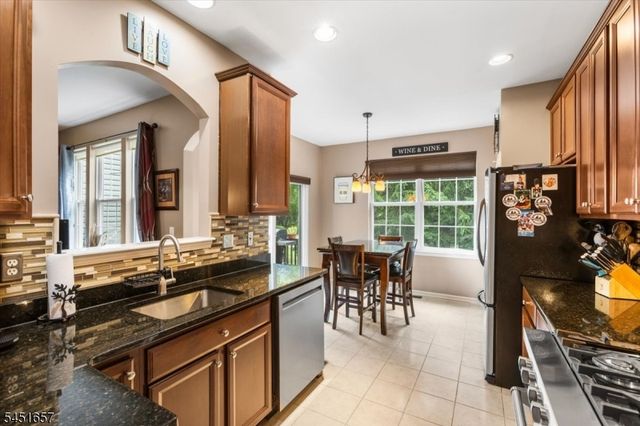 54 Indian Field Dr, Hardyston Twp., NJ 07419