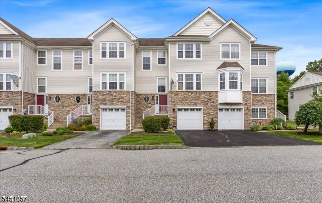 54 Indian Field Dr, Hardyston Twp., NJ 07419