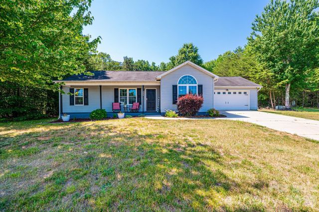 205 Winding Cedar Drive, Statesville, NC 28677