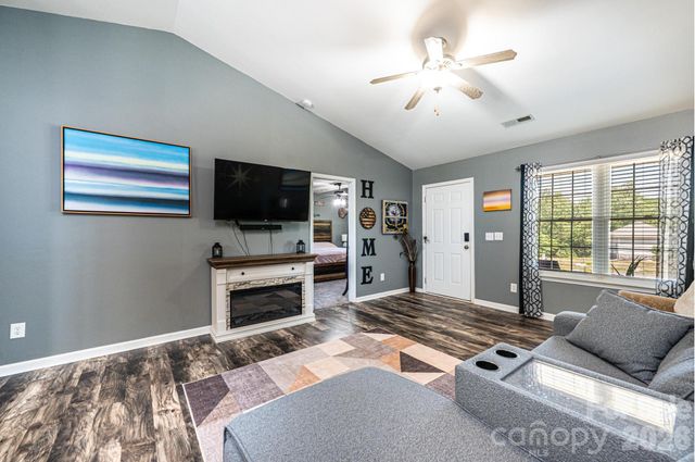 205 Winding Cedar Drive, Statesville, NC 28677