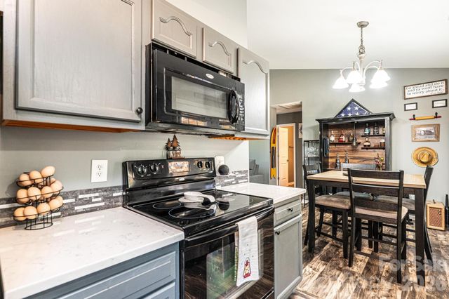 205 Winding Cedar Drive, Statesville, NC 28677