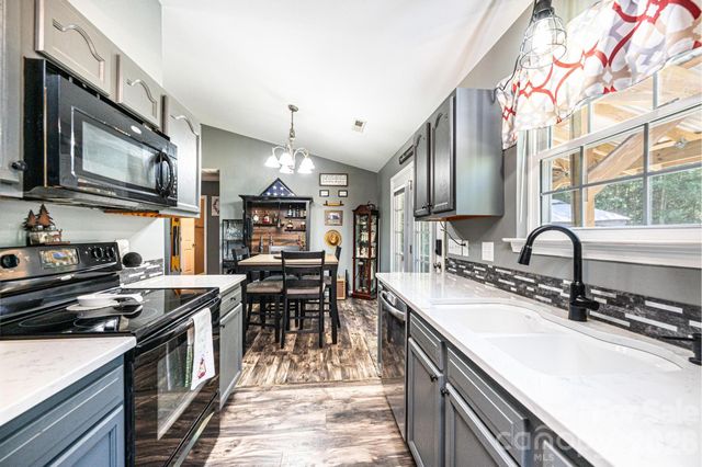 205 Winding Cedar Drive, Statesville, NC 28677