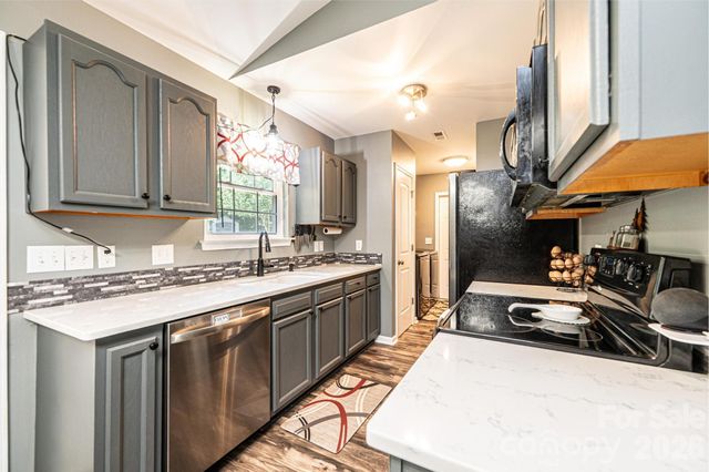 205 Winding Cedar Drive, Statesville, NC 28677