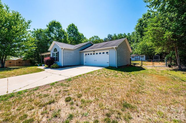 205 Winding Cedar Drive, Statesville, NC 28677