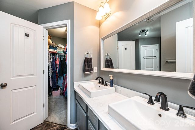 205 Winding Cedar Drive, Statesville, NC 28677