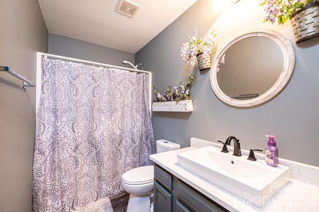 205 Winding Cedar Drive, Statesville, NC 28677