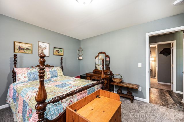 205 Winding Cedar Drive, Statesville, NC 28677