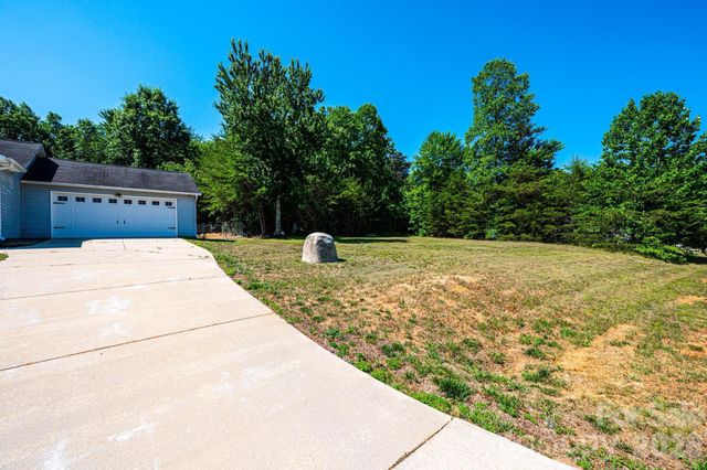 205 Winding Cedar Drive, Statesville, NC 28677