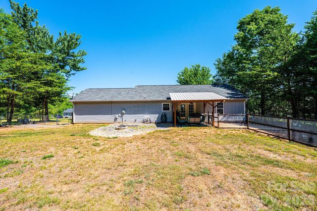 205 Winding Cedar Drive, Statesville, NC 28677