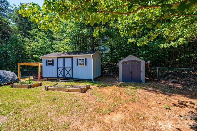 205 Winding Cedar Drive, Statesville, NC 28677