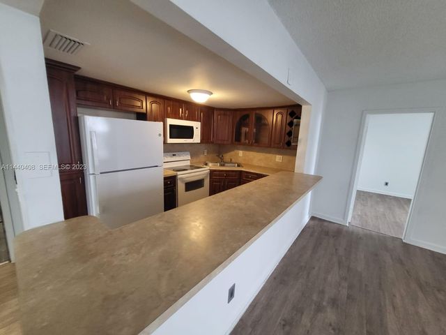 13499 Biscayne Boulevard 1408, North Miami, FL 33181