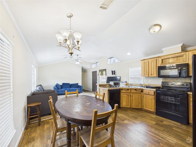200 N Mustang Ave, Cedar Park, TX 78613