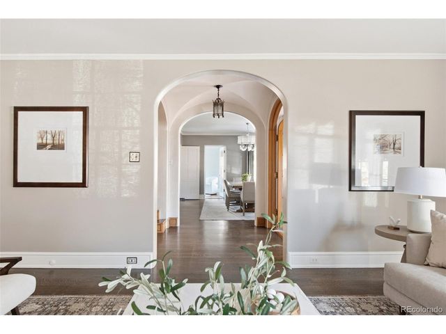 2057 Clermont St, Denver, CO 80207