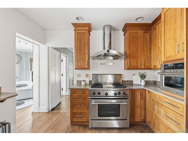 2057 Clermont St, Denver, CO 80207