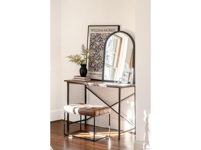 2057 Clermont St, Denver, CO 80207