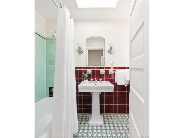 2057 Clermont St, Denver, CO 80207