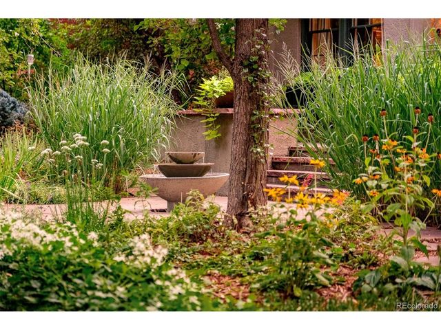 2057 Clermont St, Denver, CO 80207