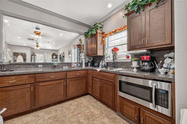 10623 Logger Pines Trail, Houston, TX 77088