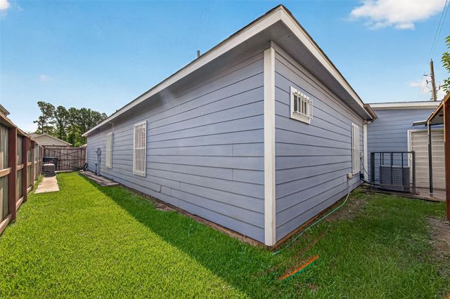 10623 Logger Pines Trail, Houston, TX 77088