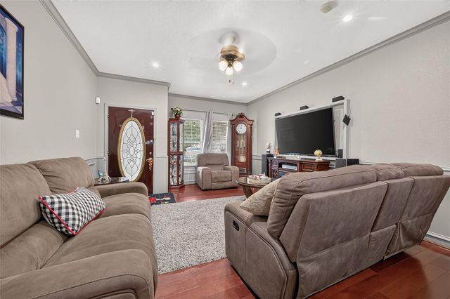 10623 Logger Pines Trail, Houston, TX 77088