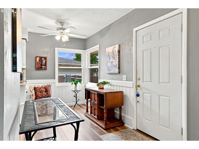 923 Ne 155TH Ave, Portland, OR 97230
